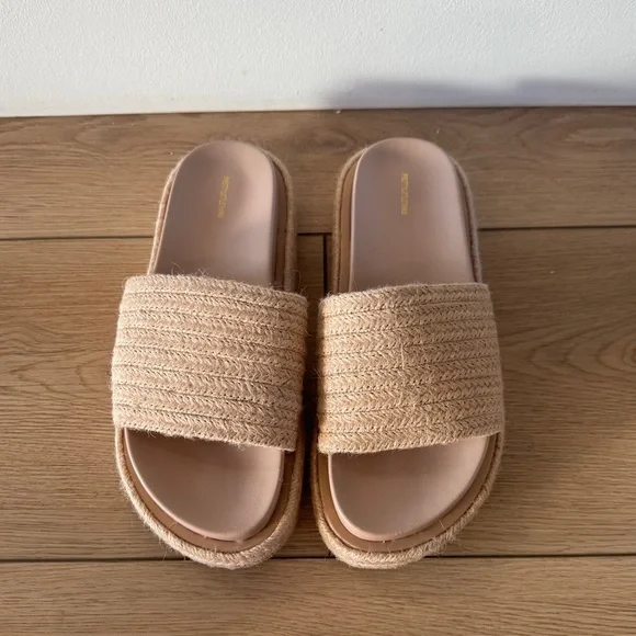 PrettyLittleThing Tan Woven Sandals - Picture 3 of 8